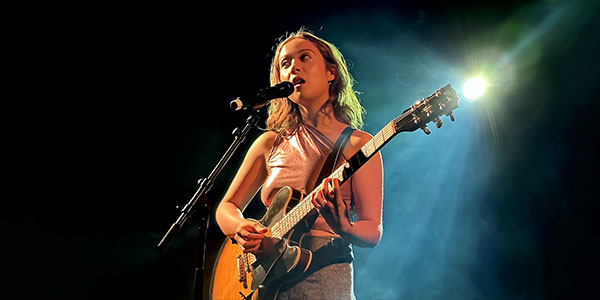 Laufey Performs Live In Concert On 2025 tour